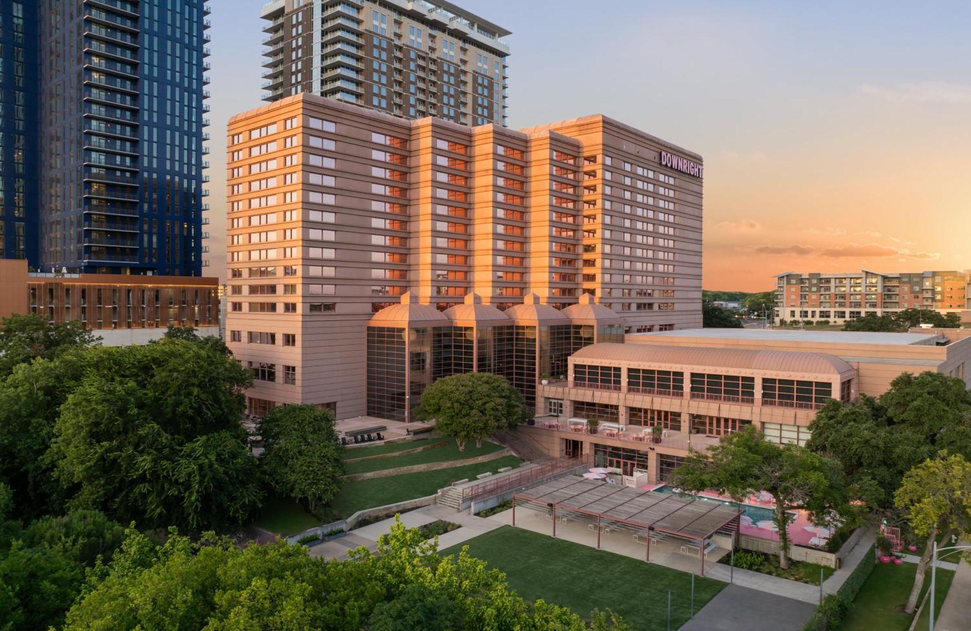 Downright Austin, A Renaissance Hotel Exteriér fotografie