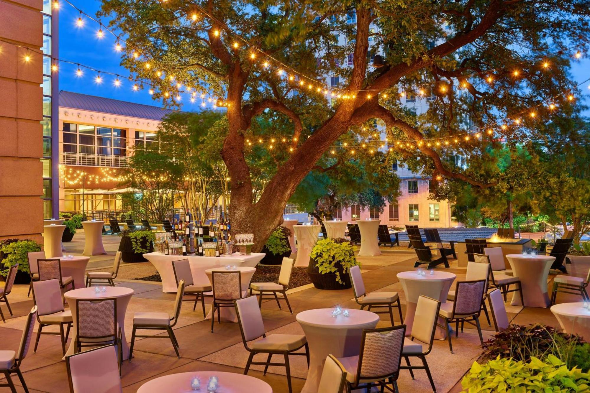 Downright Austin, A Renaissance Hotel Exteriér fotografie